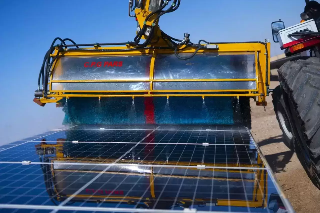 شستشوی پنل خورشیدی